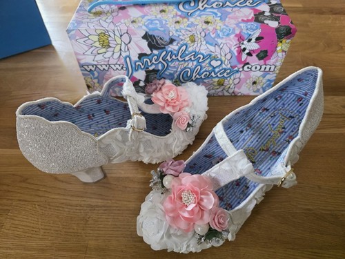 Irregular choice carriage ride - choice,