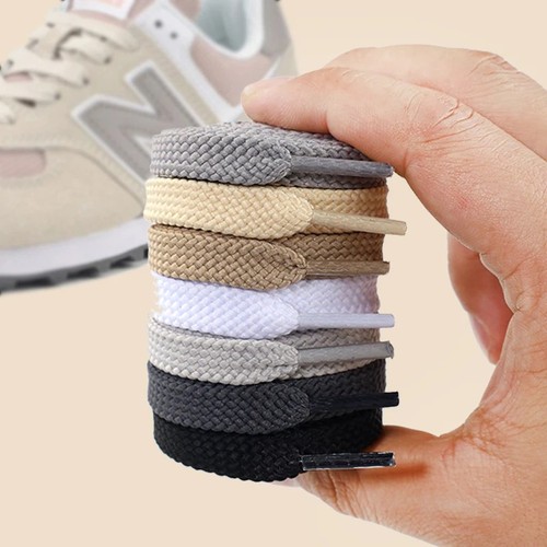 Flat coloured shoe - shoe, laces