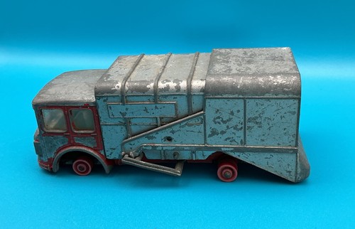 Matchbox cleansing refuse - matchbox,