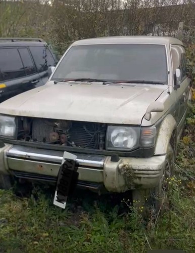 Pajero breaking 1992 model - pajero,