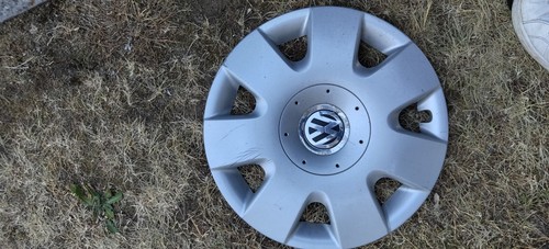 Polo 2007 hub caps - vw,