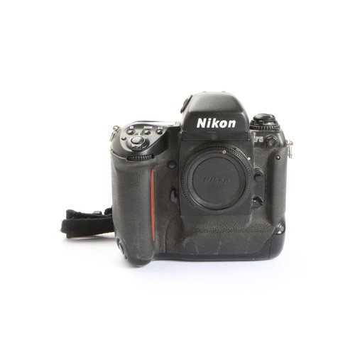 Nikon good - +,