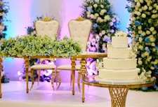 Luxury White & Gold High-Back Throne Chair – Wedding / Event / Bridal Decor