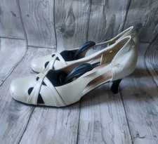 Vintage 1960's/ 70's  Cream Leather Open Work Kitten Heel Court Shoe Size 6