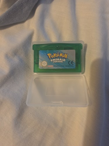 Genuine pokemon emerald gba - genuine,
