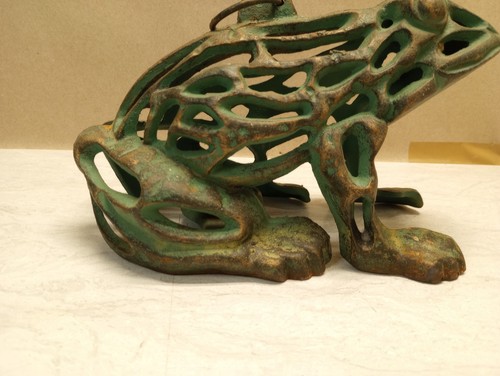 Vtg large cast - large,