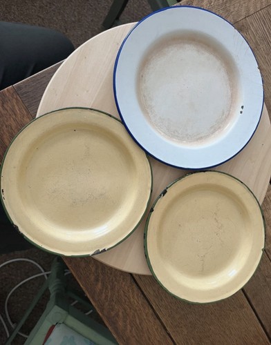 Vintage enamelware plates - plates, set