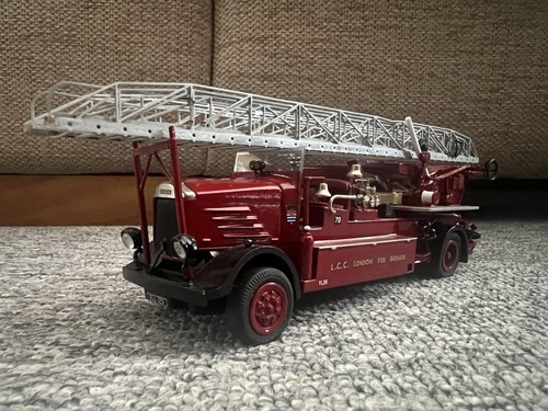 Fire brigade models - brigade, resin