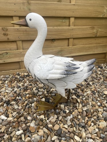 Handcrafted metal goose garden - metal,