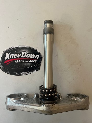 Lower fork clamp yoke - fork, steering