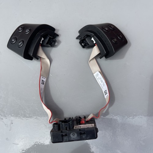 Genuine golf mk5 pair - vw,