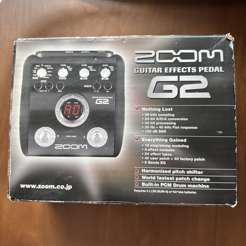 Zoom guitar effects pedal - zoom,