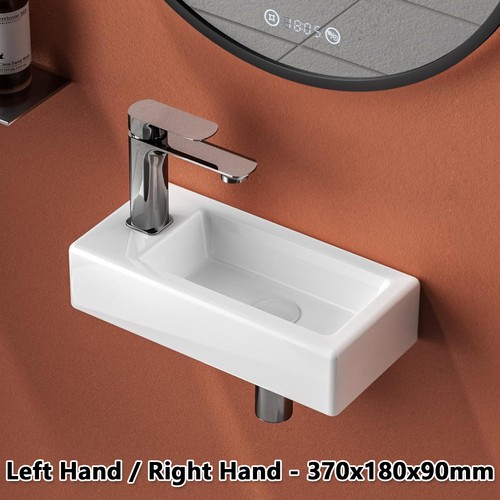 Small bathroom wall - small,