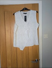 Brand New Size 16 Black And White Marks And Spencer Top