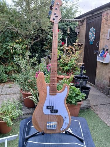 String electric bass - electric,