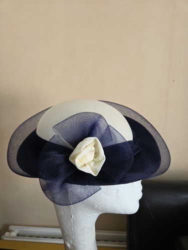 Vintage navy cream - c, &