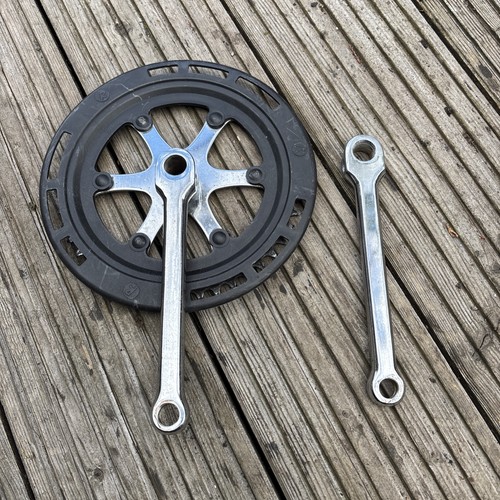 Raleigh logo steel cranks - r,