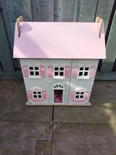 Wooden Dolls House Clips