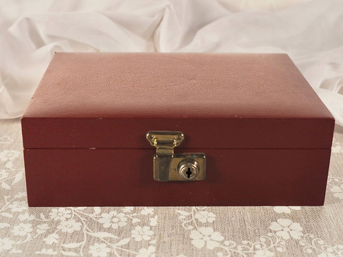 Vintage jewellery box burgundy - vintage,