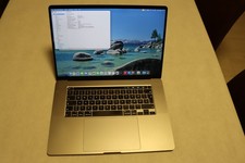 Apple MacBook Pro 16" - Intel i7, 16GB RAM, 512GB SSD - Silver
