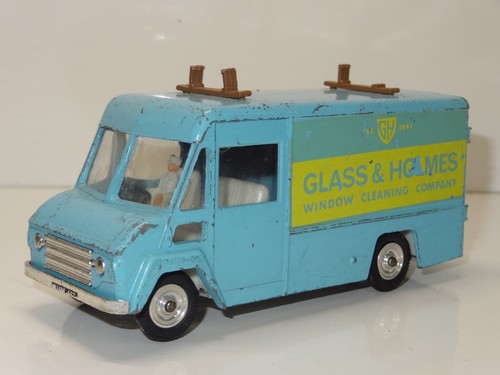 Triang spot 315 commer van - on,