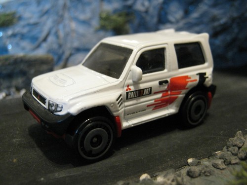 Hot wheels mitsubishi - mitsubishi, pajero