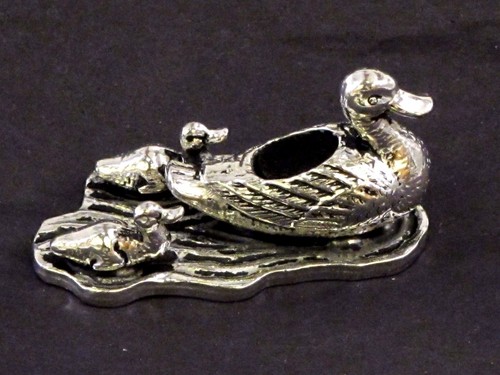 Duck ducklings pin - duck, cushion