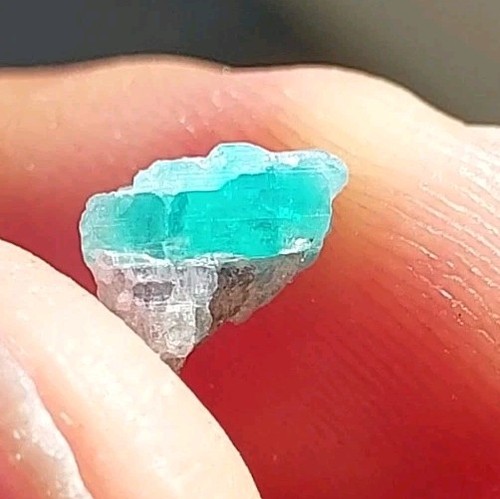 Gem paraiba cuprian - cuprian, blue