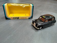 Corgi Toys No. 425 - Austin