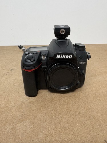Nikon d7000 dslr camera body - dslr,