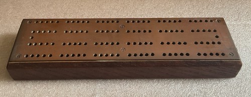Wooden brass cribbage board - ,
