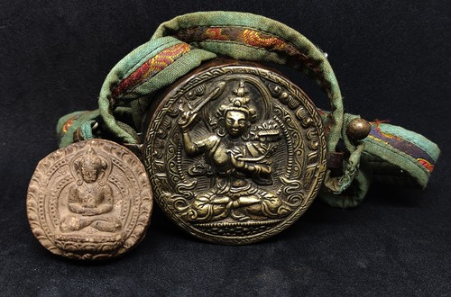 Antique gau buddha tsa - gau,