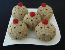 Hand Knitted 5 Currant Buns -