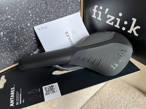 Fizik antares saddle carbon - fizik, r1