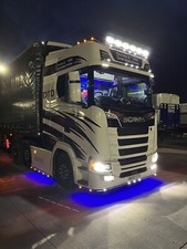 STAINLESS STEEL ON TOP ROOF