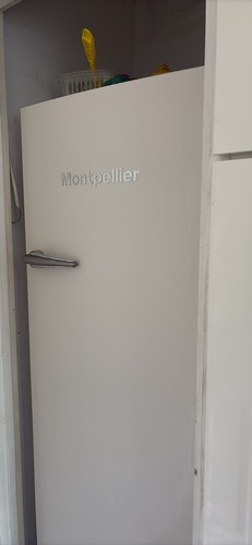 Montpellier retro style - style, cream