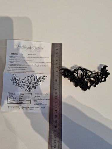 Spring patchwork cutters - patchwork,