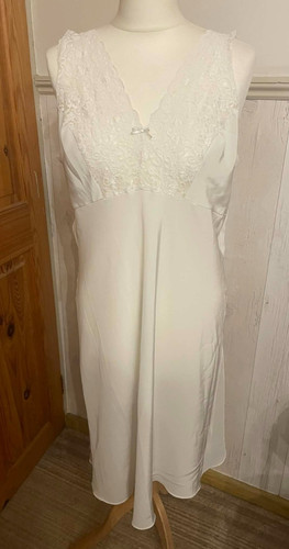 Vintage cream slinky - vintage,