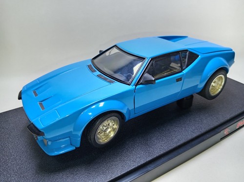 Hotwheels detomaso - 1:18,