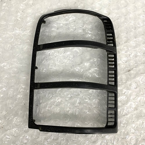 Light bezel rear - right, see