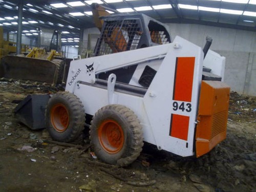 Bobcat 943 skid steer - steer, workshop