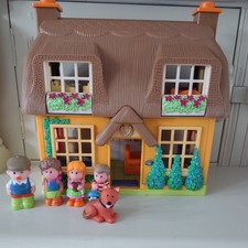ELC Happyland Rose Cottage