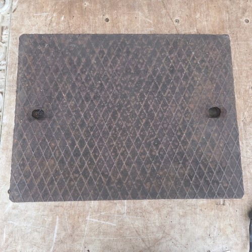 Chequer plate manhole cover - chequer,