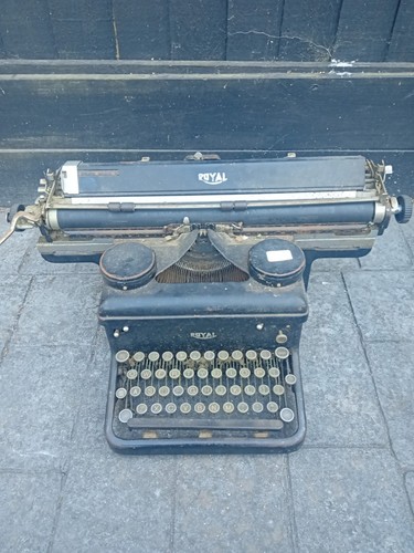 1930 royal typewriter - 1930,