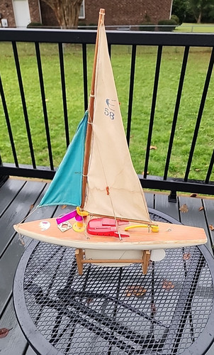 Vintage medium giner yachts - vintage,