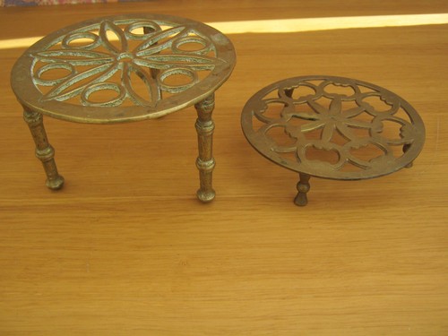 Circular brass legged - 3,
