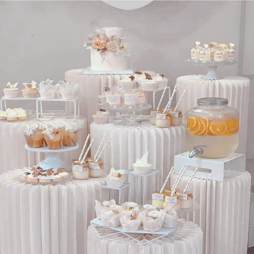 White paper plinth flowers - paper,