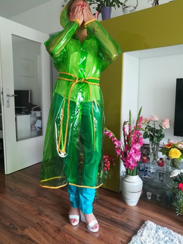 100 pvc rain - 100%, paint