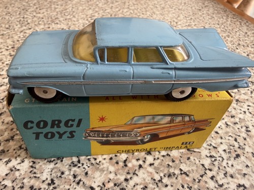 Corgi toys 220 chevrolet - corgi,