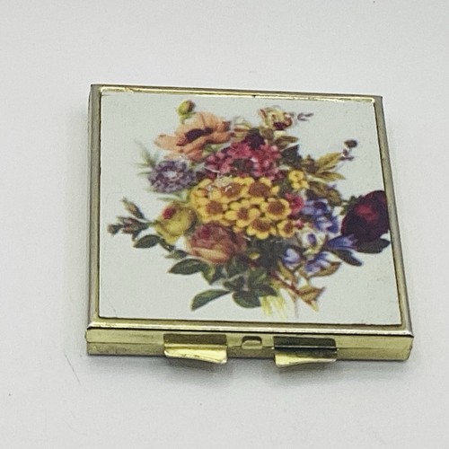 Vintage ladies compact mirror - vintage,
